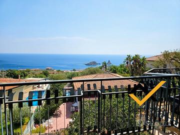 2 Vani Ristrutturato con Vista Mare, Aci Castello