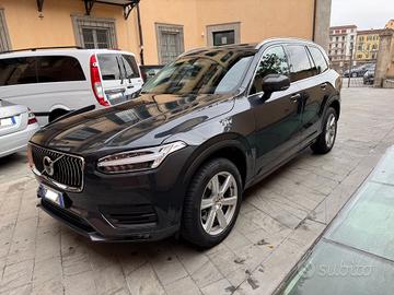 Volvo XC 90 B5 (d) AWD automatico 7 posti Momentum