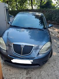 lancia ypslon 
