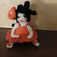 Bambolina 9 cm uncinetto