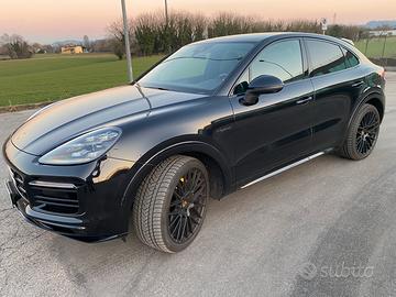 Porsche cayenne coupe hybrid