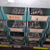 Bulloni, viti, dadi e rondelle assortiti