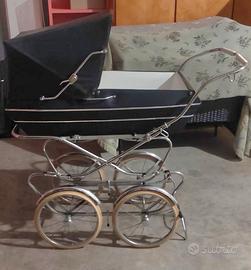 Carrozzina vintage per neonato d'epoca anni '60