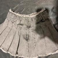 Gonna in denim grigia con cinturino brillantinato