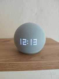 Amazon Alexa Echo dot 5 azzurra con orologio 