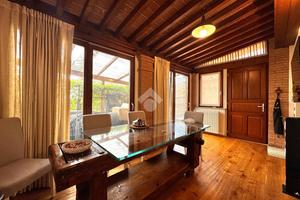 CASA INDIPENDENTE A MONTALE