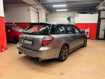 Subaru Legacy 2.0 Bifuel 4x4 automatica!
