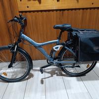 Bicicletta Trekking elettrica Btwin Biammortizzata