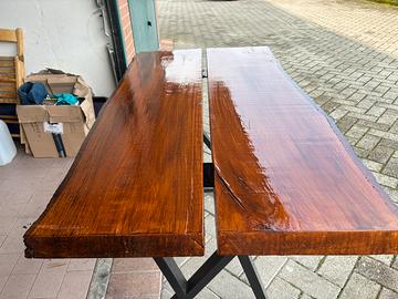 Tavolo in legno massello