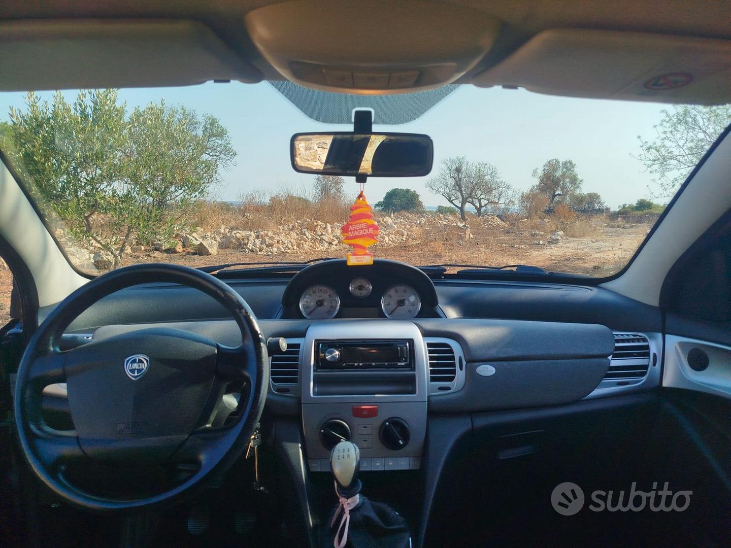 Lancia Ypsilon 2010 photo 4