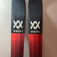 Aste sci Volkl Mantra VWerks 99 178 e pelli Pomoca