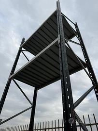 SCAFFALATURA PORTAPALLET CON PIANI IN FERRO