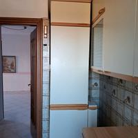 Cucina con Elettrodomestici 