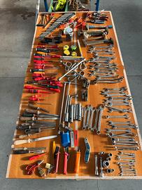 Attrezzi professionali, chiavi inglesi, cacciaviti