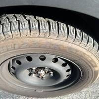 Treno gomme invernali 215/65/16