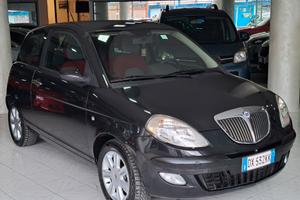 Lancia Ypsilon 1.3 MJT 75 CV Oro