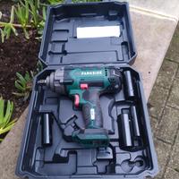 Pistola a batteria per avvitare e svitare