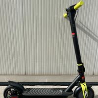 Monopattino elettrico batteria Nuova