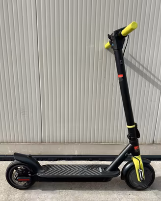 Monopattino elettrico batteria Nuova