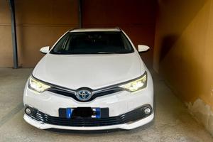 Toyota Auris Touring Sport 1.8 Full Hybrid Lounge