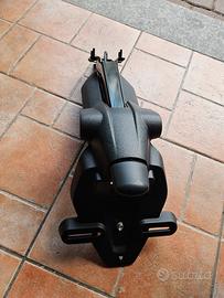 Portatarga e frecce originali MT125 2022