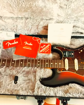 FENDER  STRATOCASTER  AMERICAN  PRO 2
