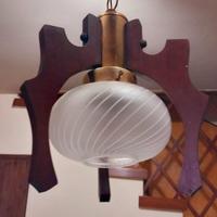 lampadario classico in legno massello e vetro