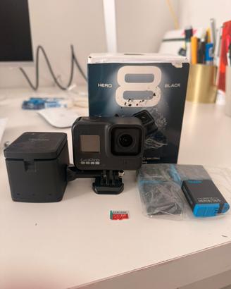 GoPro Hero 8 Black + 4 batterie + microSD 128GB