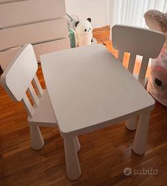 tavolino e sedie IKEA