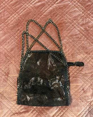Borsa in ecopelle nera argento con catene argento