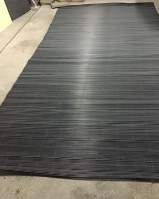 Frangivento in cannette di plastica