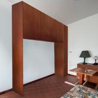 Camera com armadio a ponte ideale per monolocali
