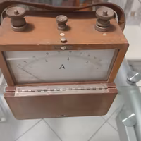 Amperometro analogico di precisione