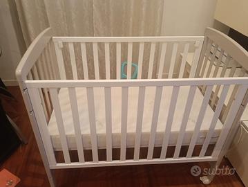 lettino per neonato marca cuoricini.