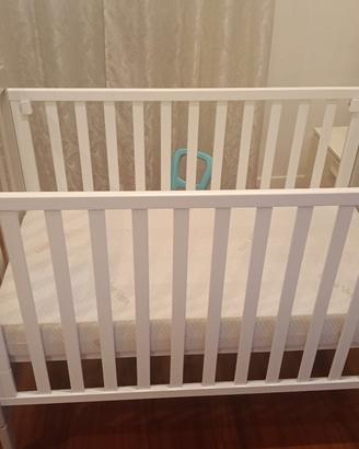 lettino per neonato marca cuoricini.