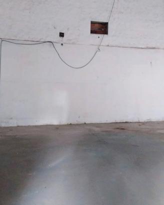 locale C2 deposito magazzino 110 mq altezza 6.75mt