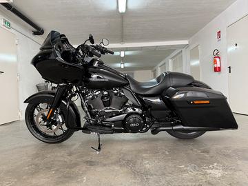 Road Glide Special  black finish