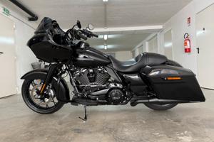 Road Glide Special  black finish