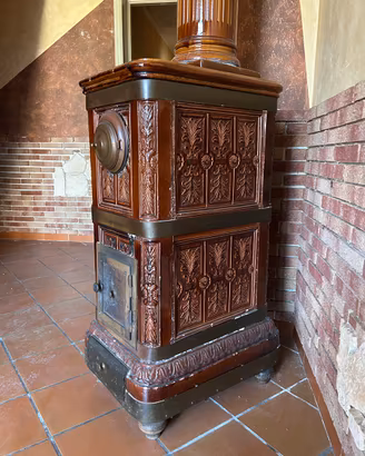 STUFA IN CERAMICA DI CASTELLAMONTE