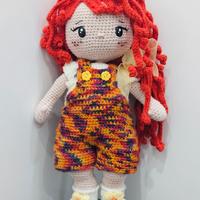 bambola fatta interamente a mano