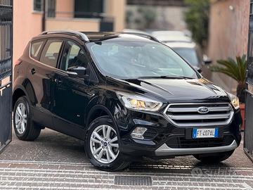 Ford Kuga 2.0 TDCI 150 CV S&S 4WD Powershift Titan