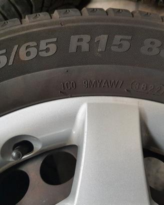 Gomme e cerchi 185 65 15