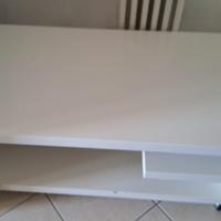 Tavolo con rotelle