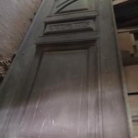 portone antico in legno massello di castagno 