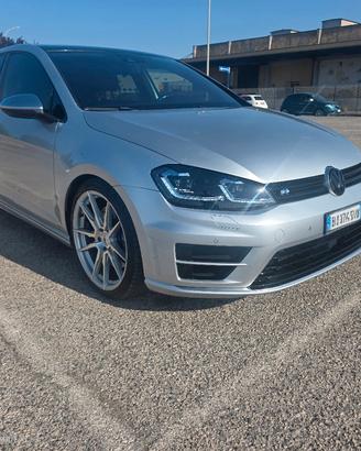 Volkswagen Golf 7 R  2.0 4Motion