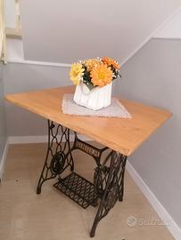 Tavolo artigianale su base Singer