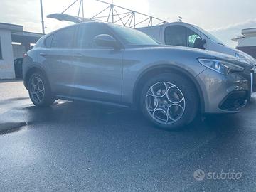 Alfa romeo stelvio 2.2 diesel. 160 cavalli