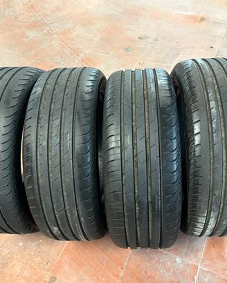 Gomme 205/55 r16 sava