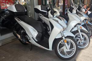 Honda SH 150 2018 EUROSCOOTER valuto permuta finan