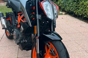 Ktm duke 2022 grigia